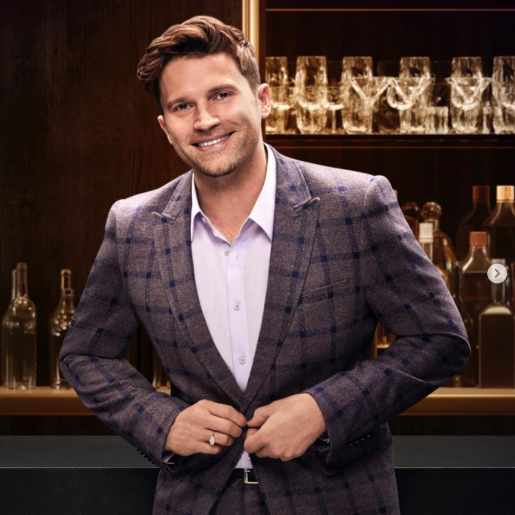 On June 8th, we are thrilled to host Jax Taylor and Tom Schwartz, stars of the hit reality show The Valley, for an exclusive Reality Villains event. They will be hosting and guest bartending, bringing their unique brand of entertainment to our Vegas day club.