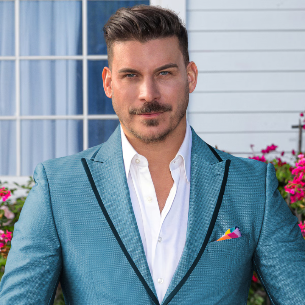 On June 8th, we are thrilled to host Jax Taylor and Tom Schwartz, stars of the hit reality show The Valley, for an exclusive Reality Villains event. They will be hosting and guest bartending, bringing their unique brand of entertainment to our Vegas day club.